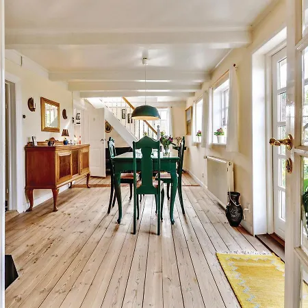Feriehus Three-bedroom Holiday In Ejby *